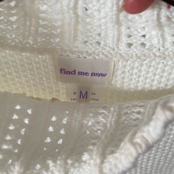 Cutest knit sweater with little flowers - Picture 3 of 4